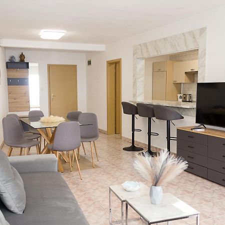Two Identical Designer 2Bd Flats With Sea View In Balchik By Flat Mаnagerアパートメント エクステリア 写真