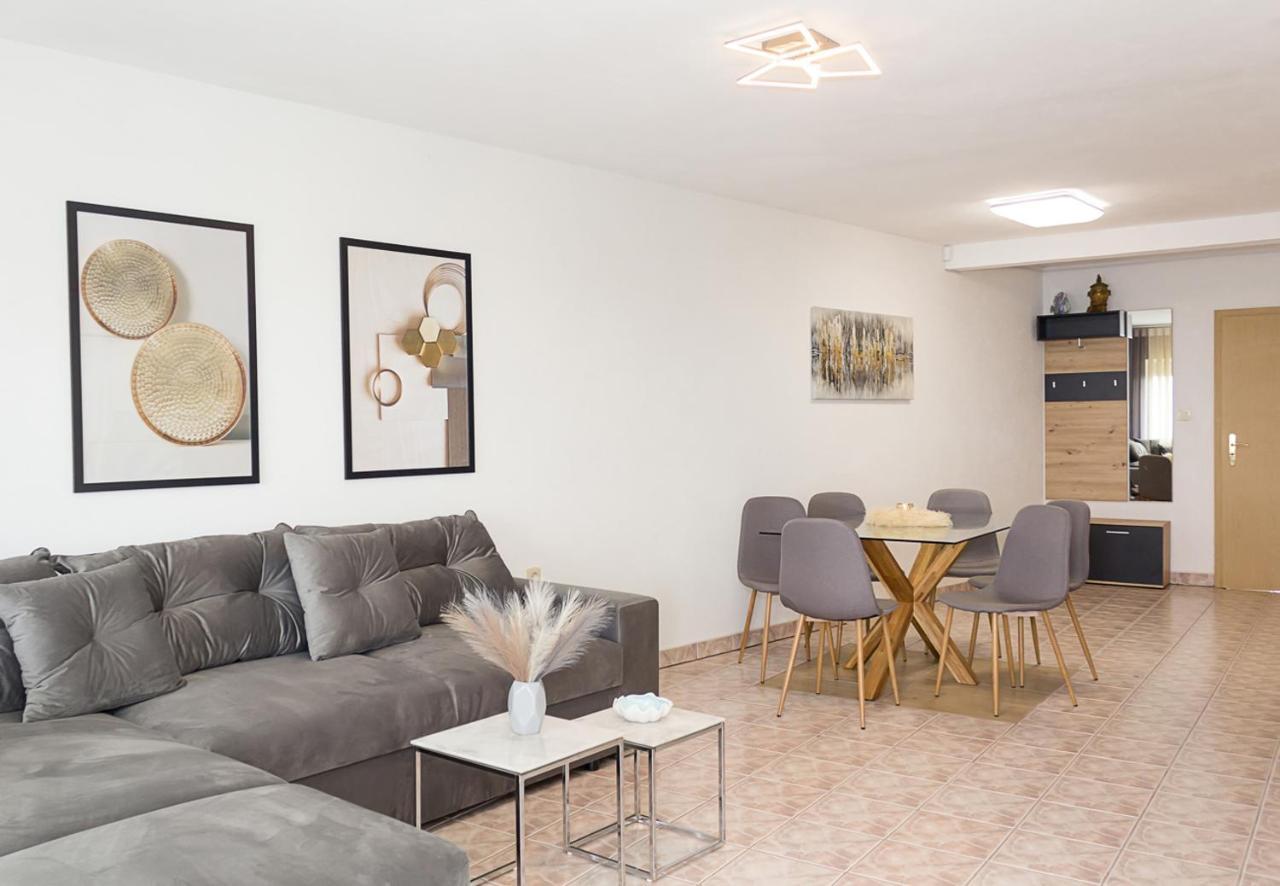 Two Identical Designer 2Bd Flats With Sea View In Balchik By Flat Mаnagerアパートメント エクステリア 写真