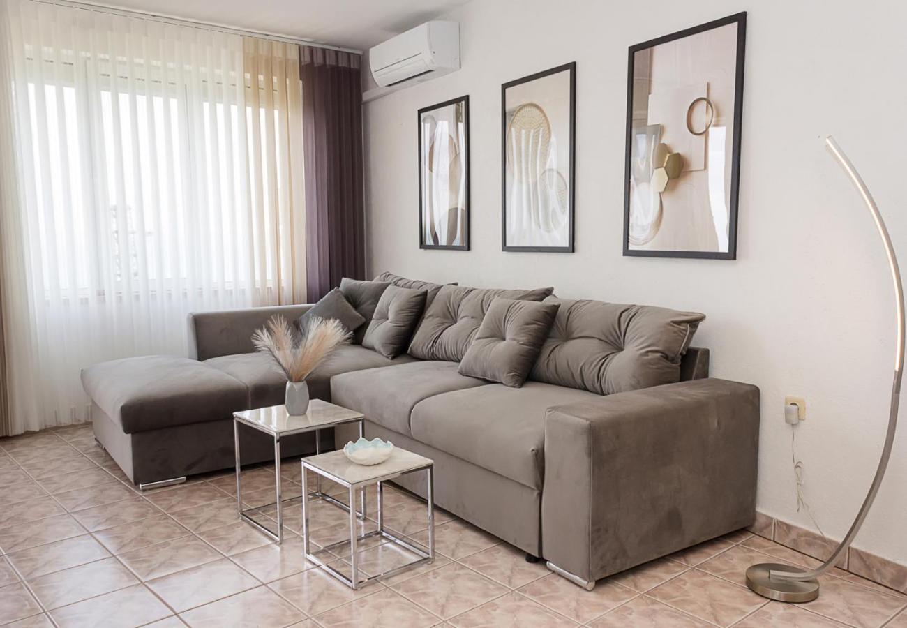 Two Identical Designer 2Bd Flats With Sea View In Balchik By Flat Mаnagerアパートメント エクステリア 写真